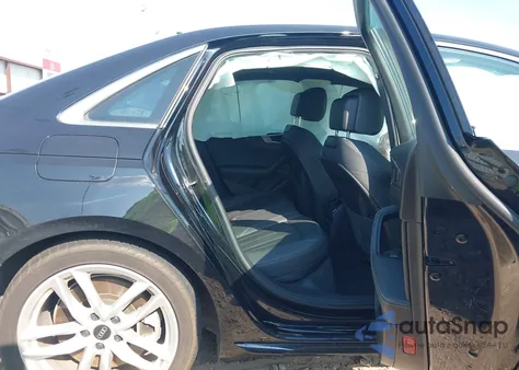 2022 Audi A4 Premium Plus 45 Tfsi S Line Quattro S Tronic z USA, uszkodzony, nr VIN WAUEAAF47NN014763